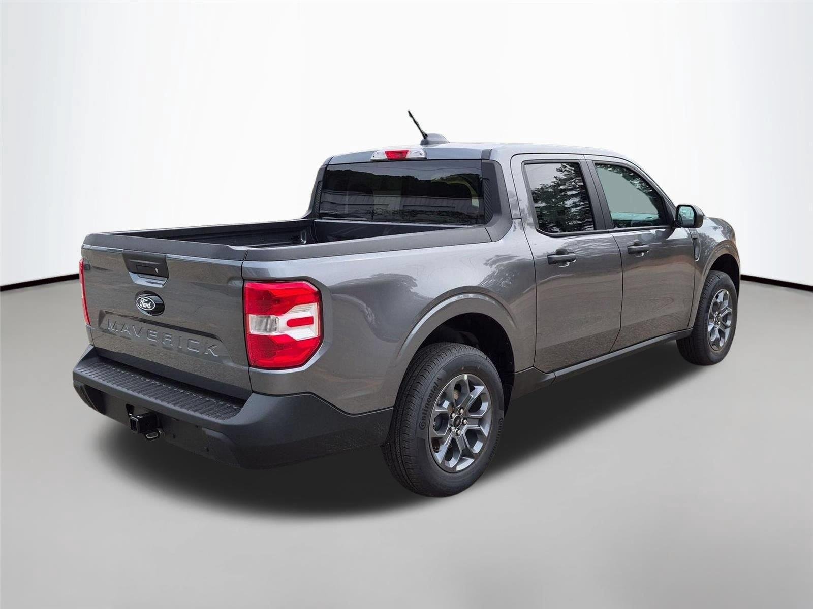 New 2026 Carbonized Gray Metallic Ford XLT image 5