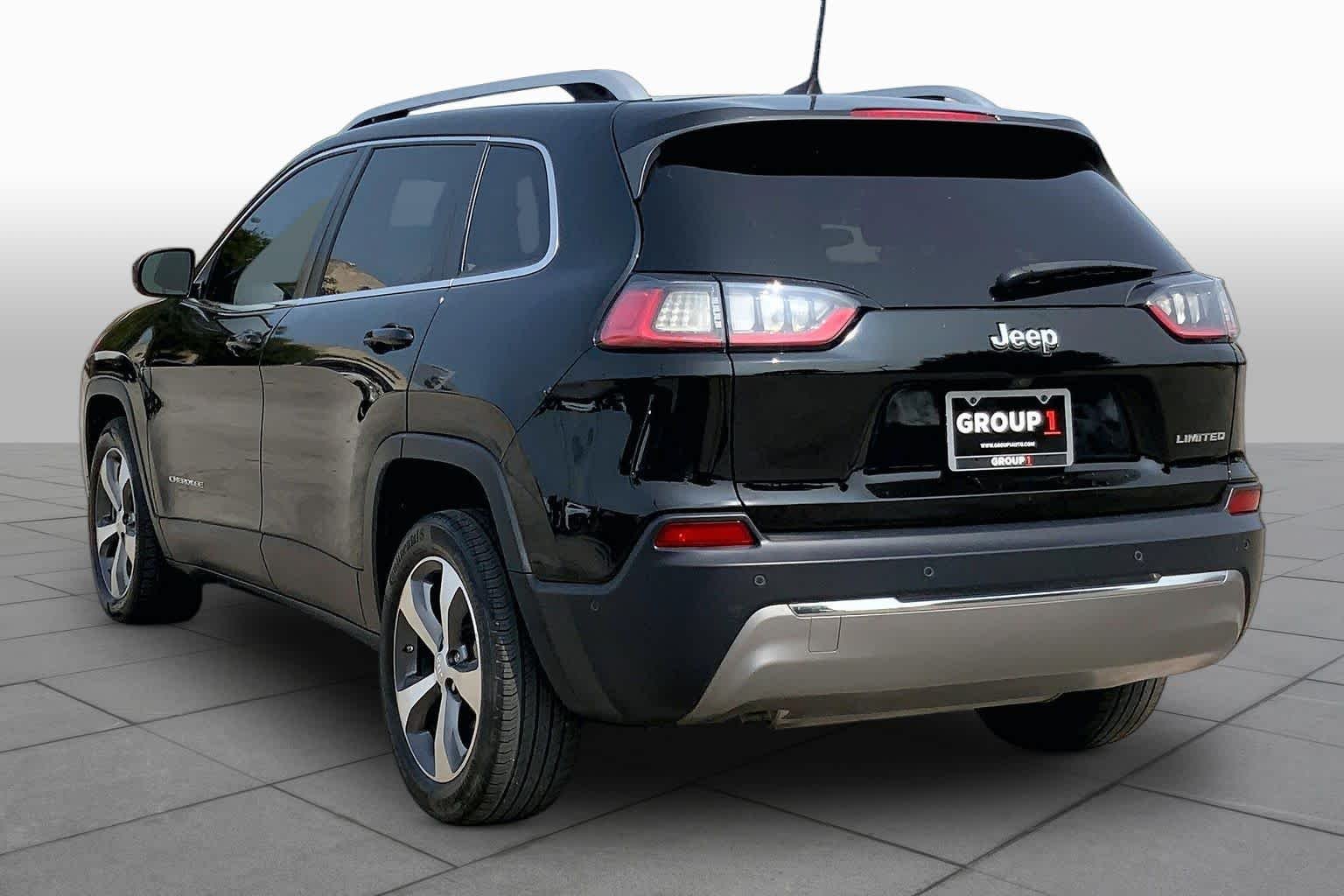 Used 2020 Diamond Black Crystal Pearlcoat Jeep Limited image 12