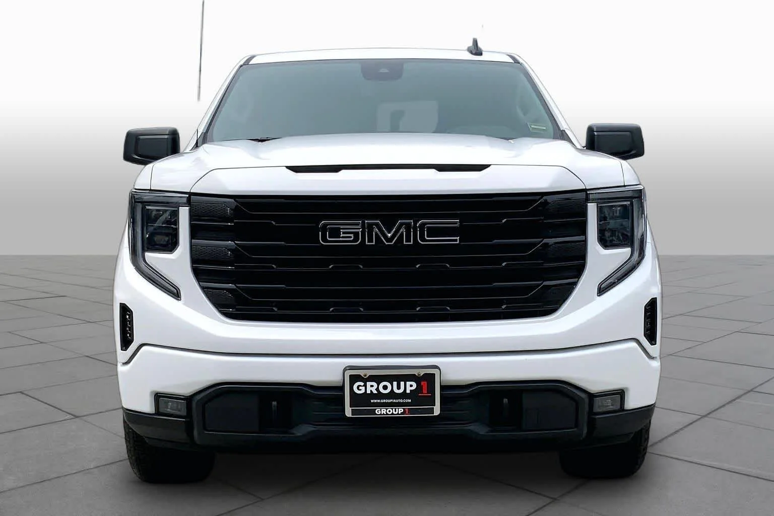 Used 2024 Summit White GMC Elevation image 4