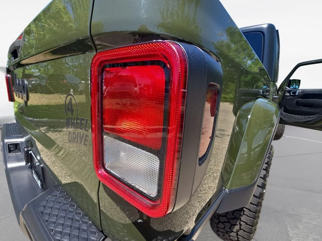 Used 2023 Green Jeep Willys image 32