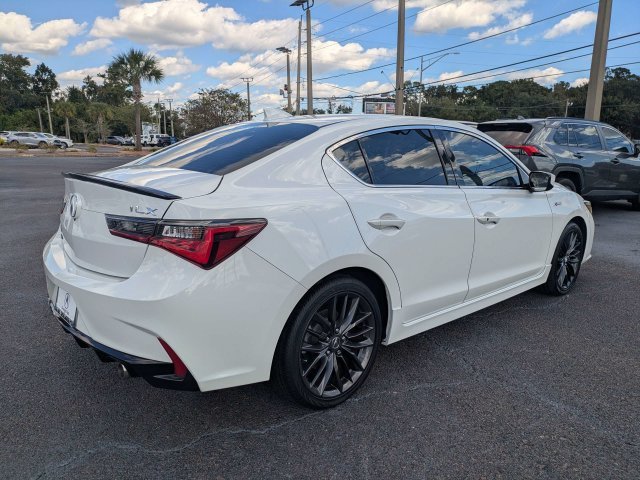 Used 2022 White Acura Premium and A-SPEC Packages image 3