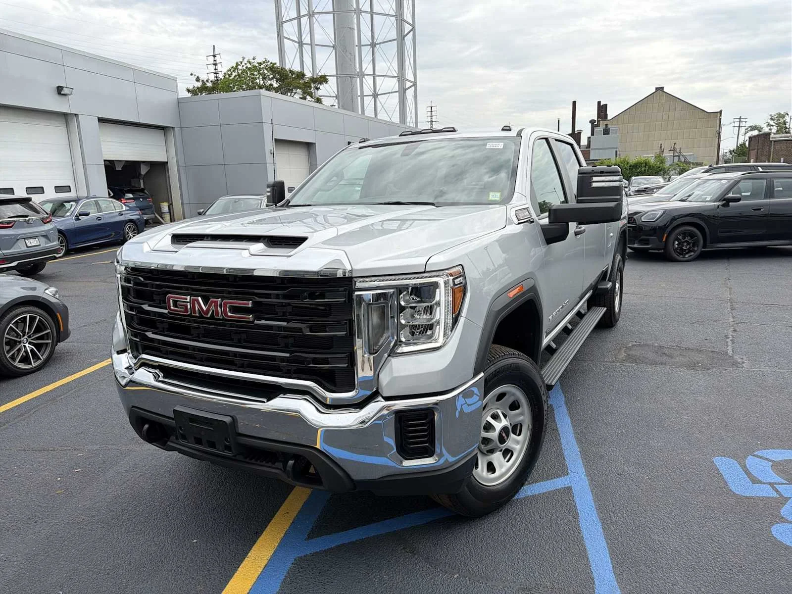 Used 2023 Quicksilver Metallic GMC Pro image 3