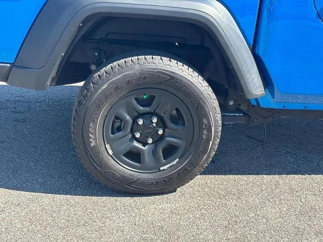 Used 2020 Blue Jeep Sport image 12