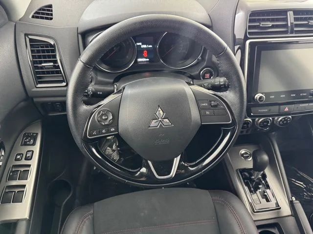 Used 2023 Gray Mitsubishi 2.0 SE image 28