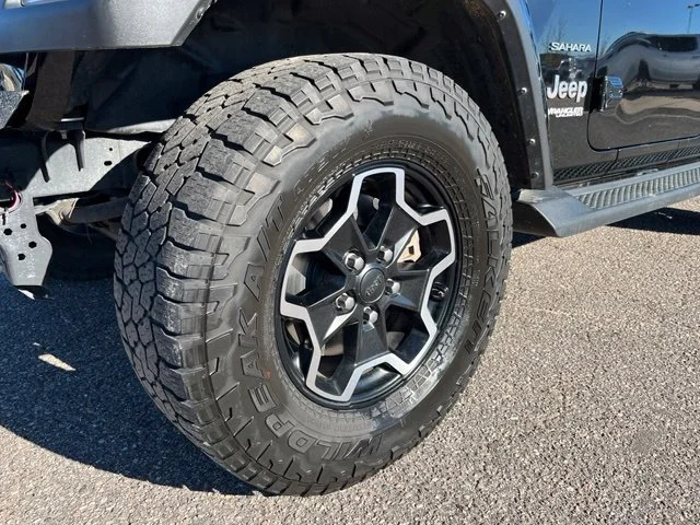 Used 2022 Black Jeep Sahara 4x4 image 11
