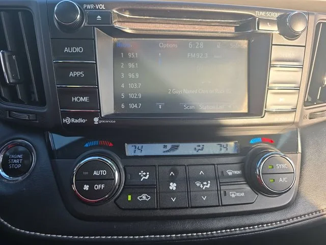 Used 2018 Black Toyota XLE image 22