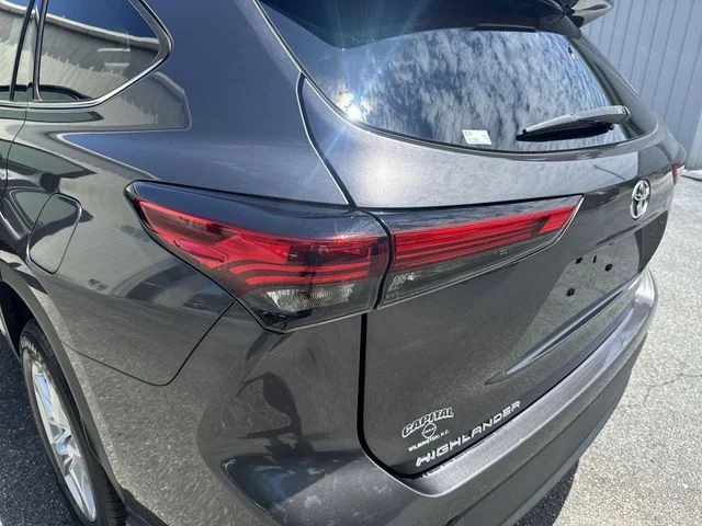 Used 2022 Gray Toyota L image 33