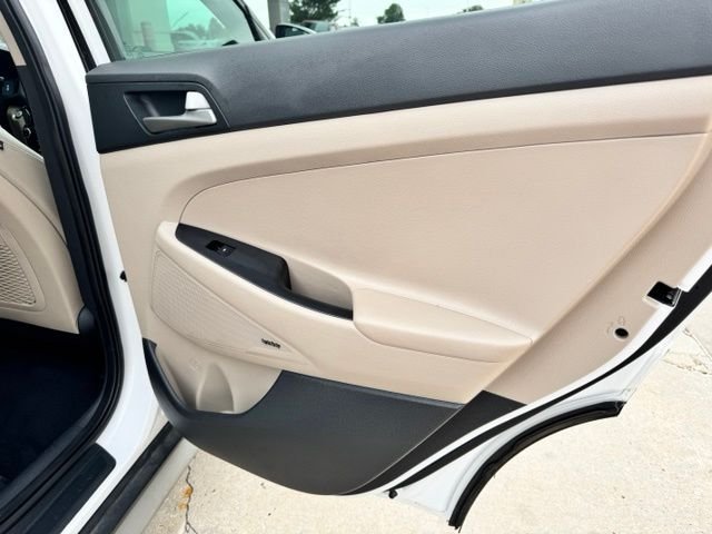 Used 2018 White Hyundai SEL Plus image 24