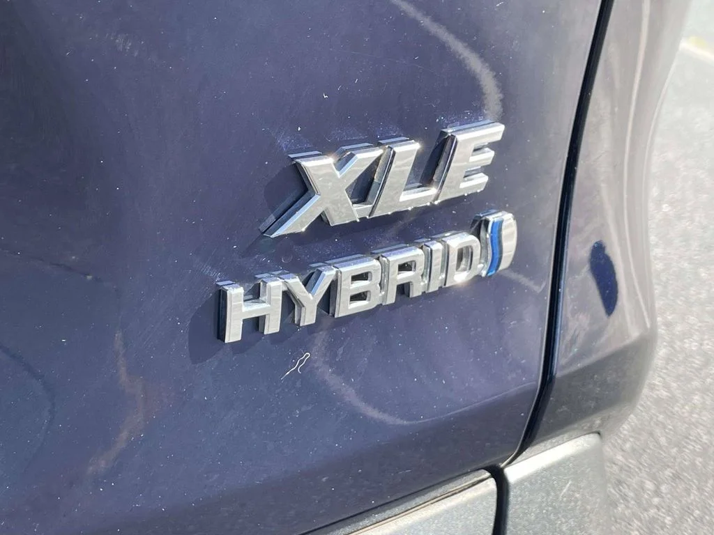 Certified Used 2024  Toyota XLE Premium image 10