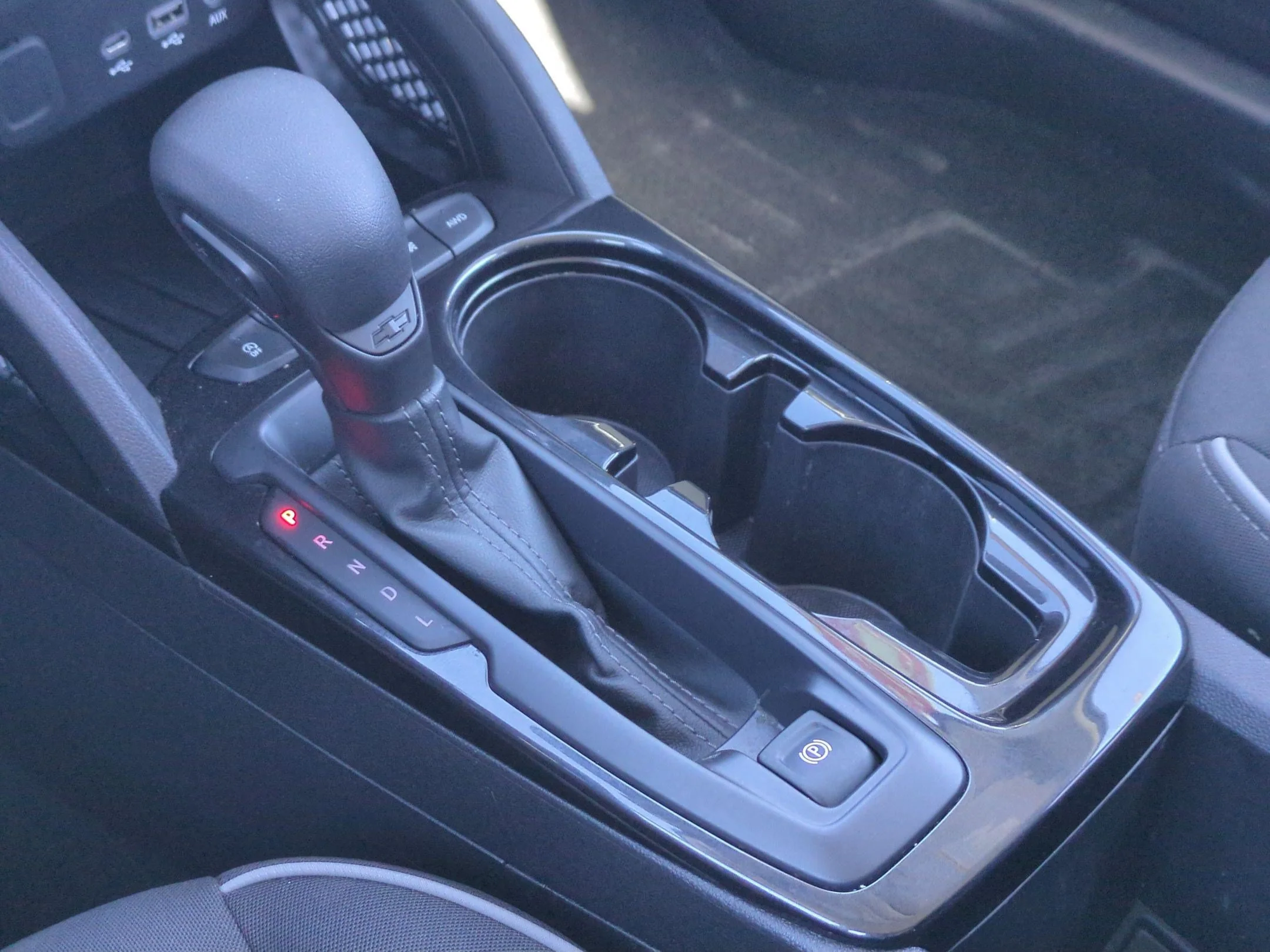 Used 2022 Summit White Chevrolet LT image 22
