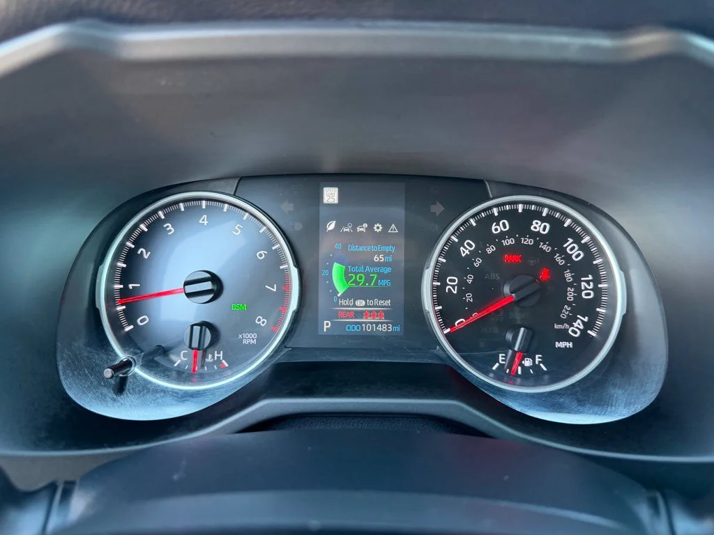Used 2019 Lunar Toyota XLE Premium image 20