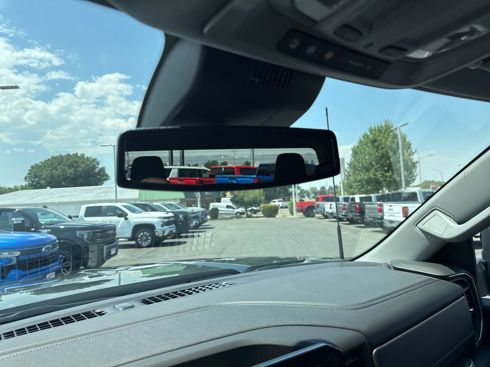 2025 GMC Sierra 3500HD SLT - Photo 27