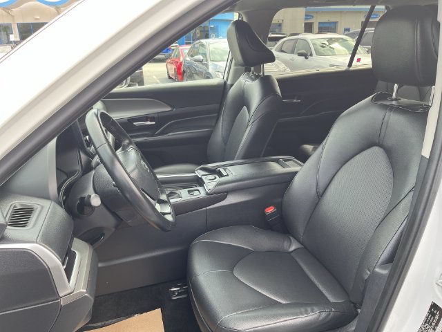 Used 2024 Beige Toyota XLE image 22