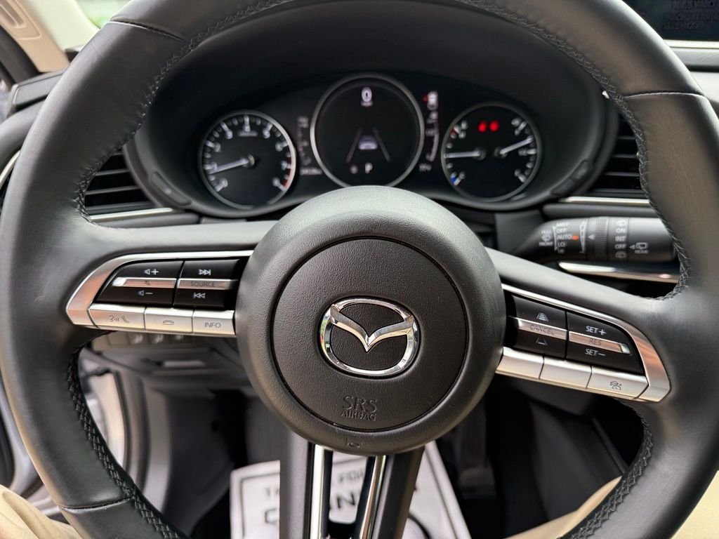 Used 2021 Silver Mazda Preferred image 15