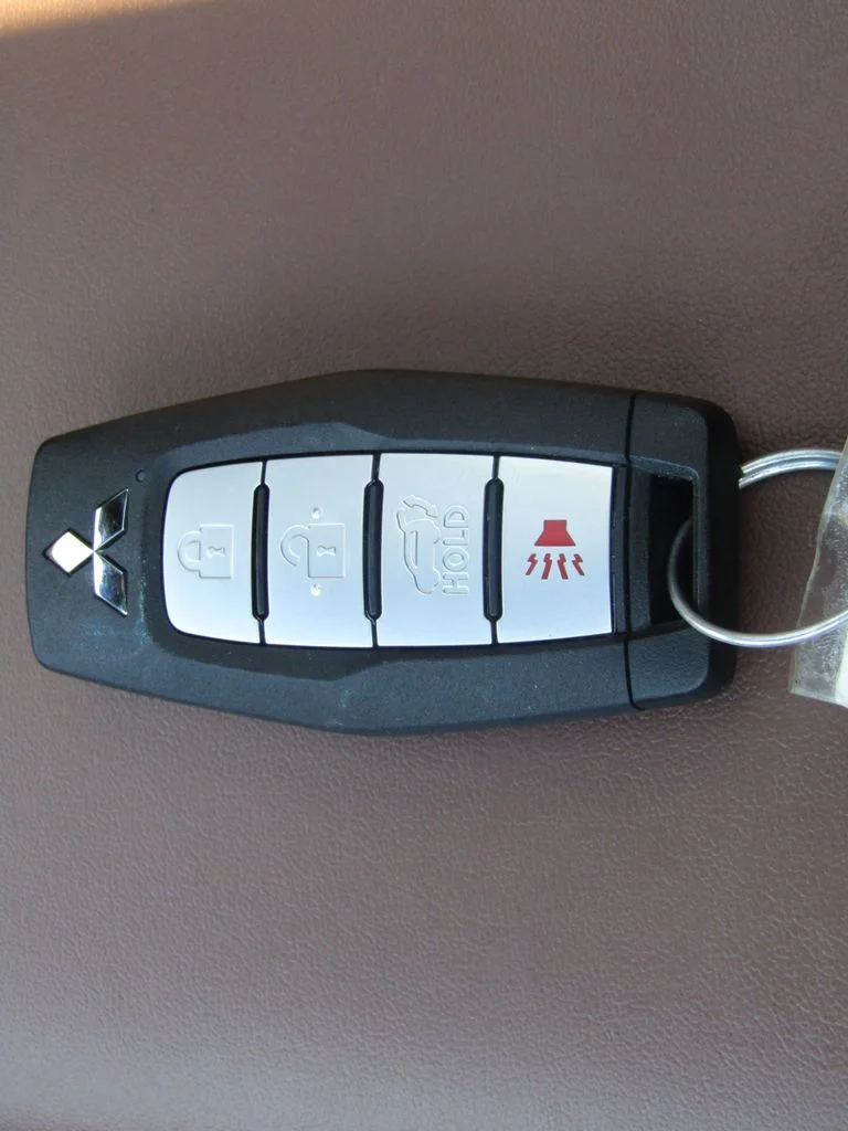 2025 Mitsubishi Outlander SEL - Photo 43