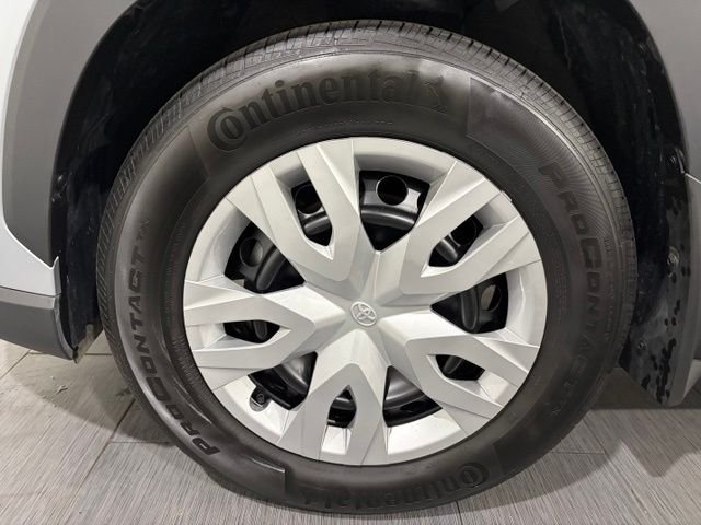 Used 2026 Silver Toyota L image 22