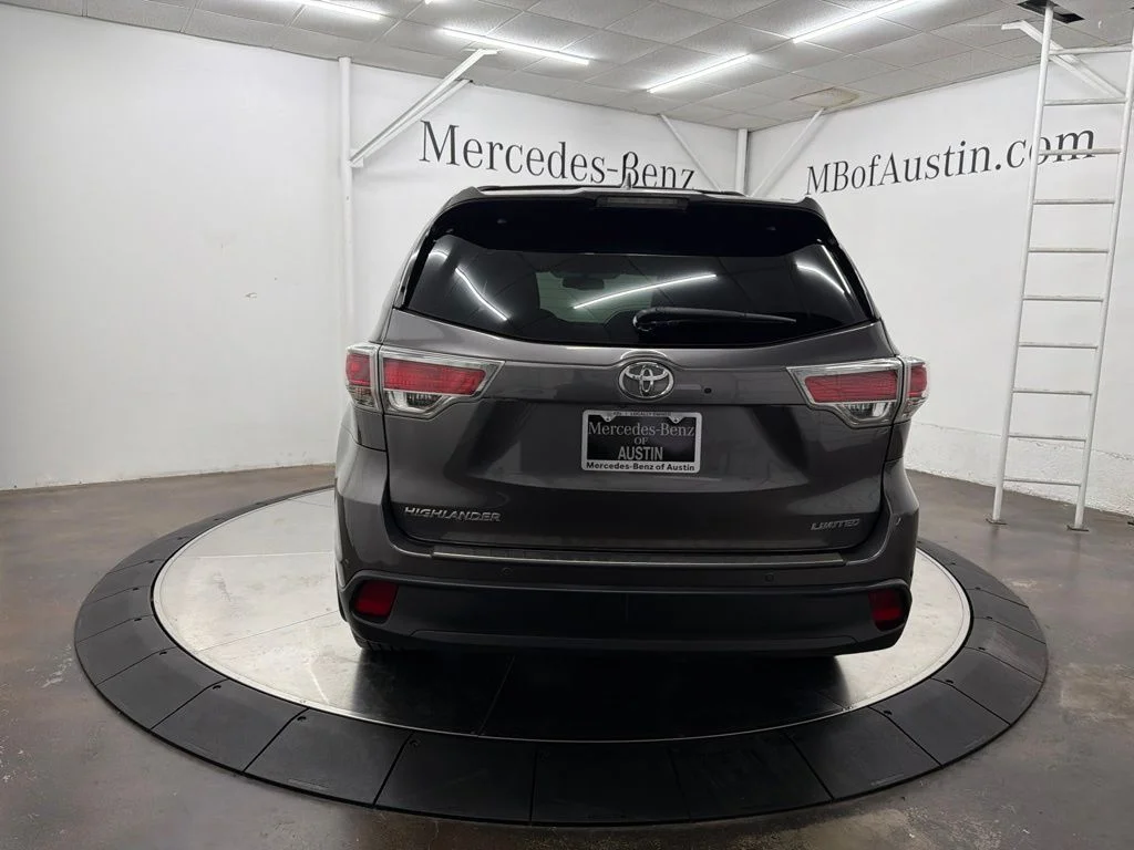 Used 2015 Gray Toyota Limited image 6
