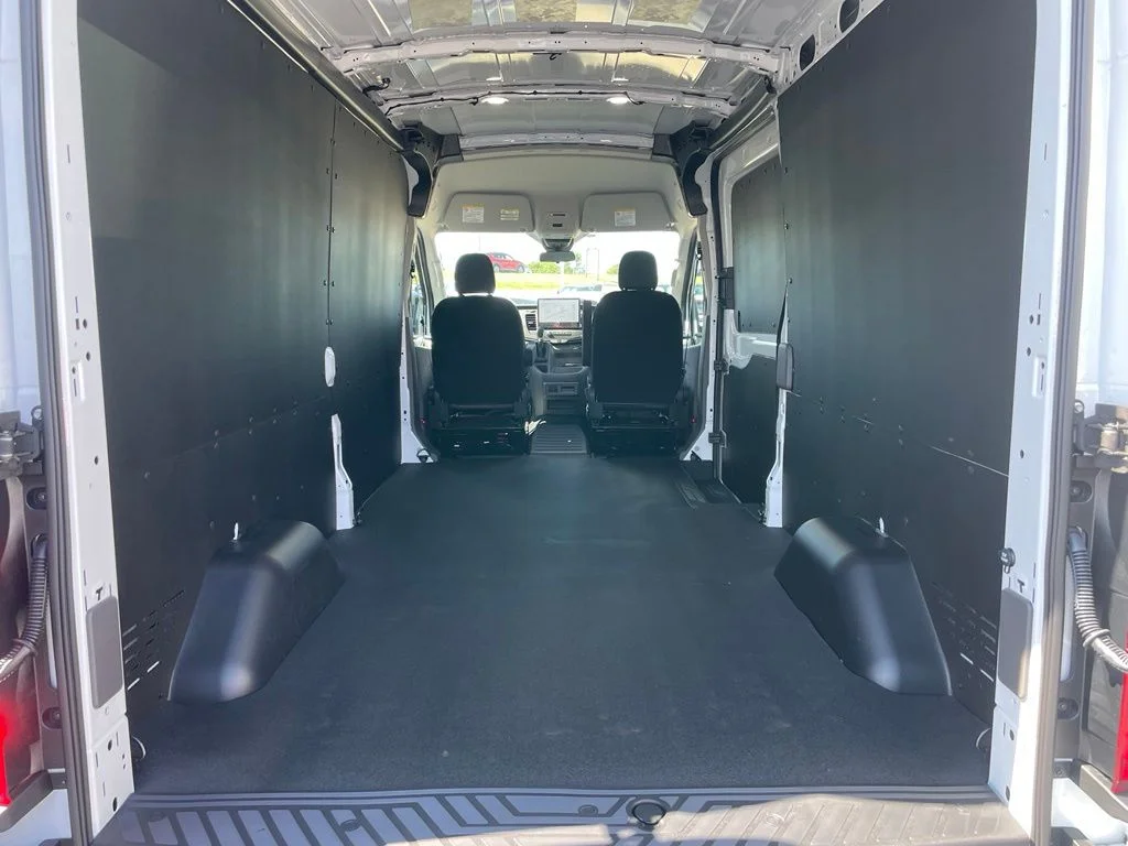 New 2026 Oxford White Ford Cargo Van image 33