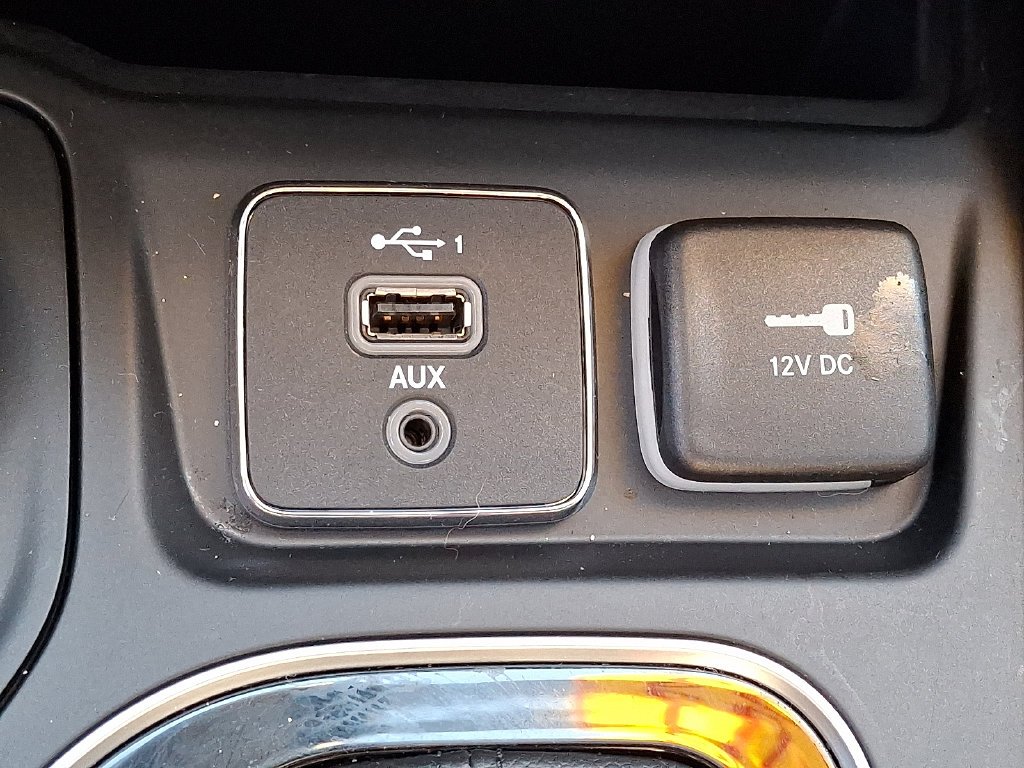 Used 2023 Gray Jeep Altitude image 25