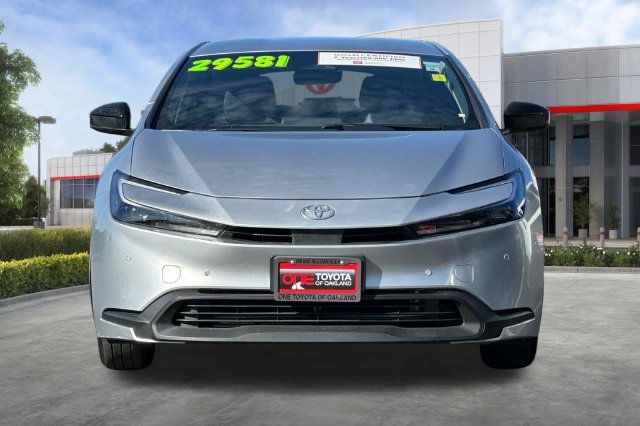 Certified Used 2025  Toyota LE image 11