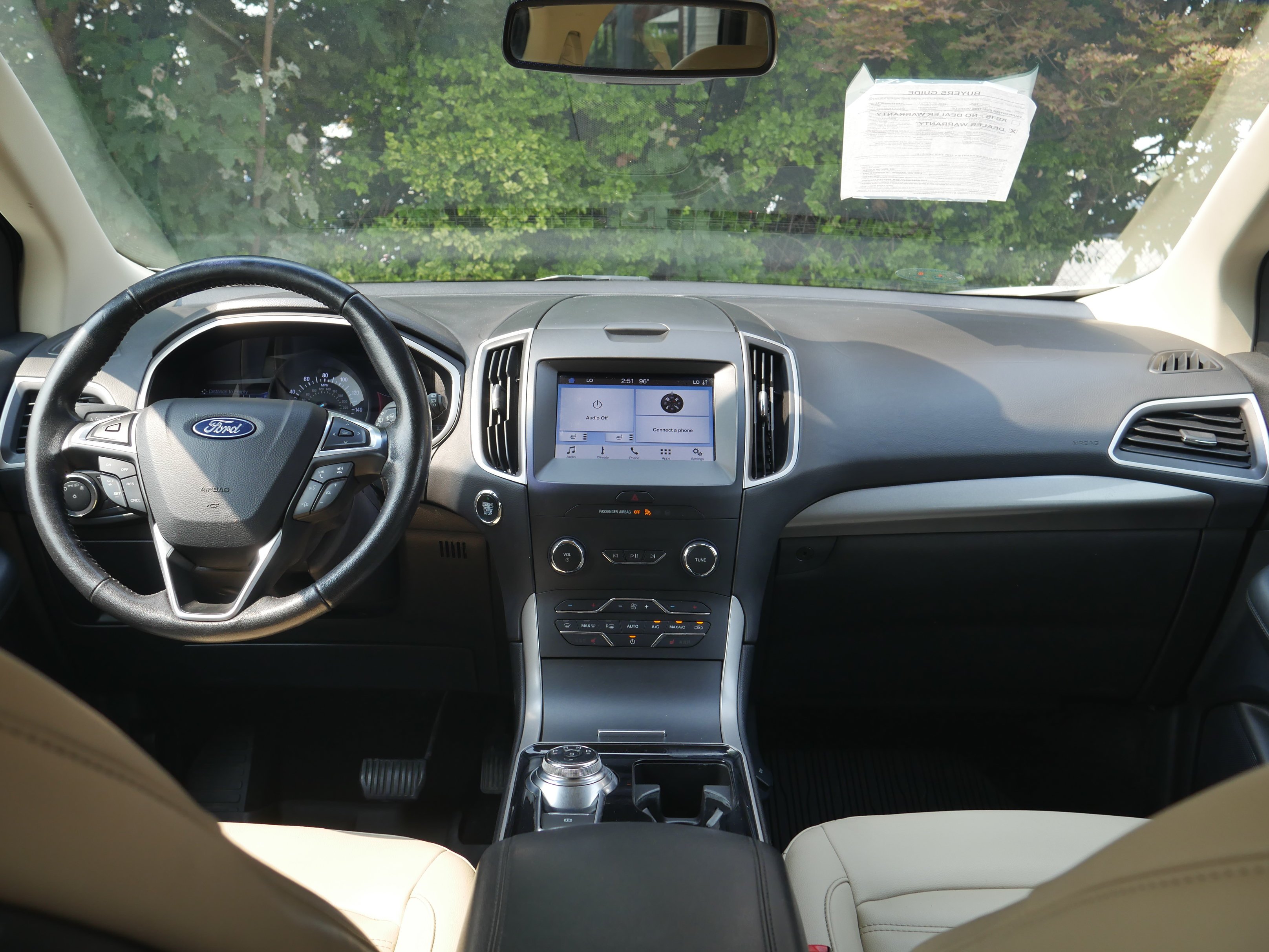 Used 2019 White Platinum Clearcoat Metallic Ford SEL image 9