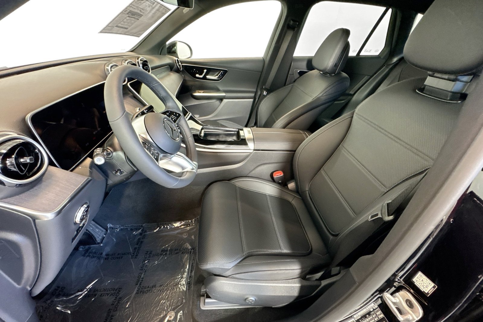 New 2026 Black Mercedes-Benz GLC 300 image 18