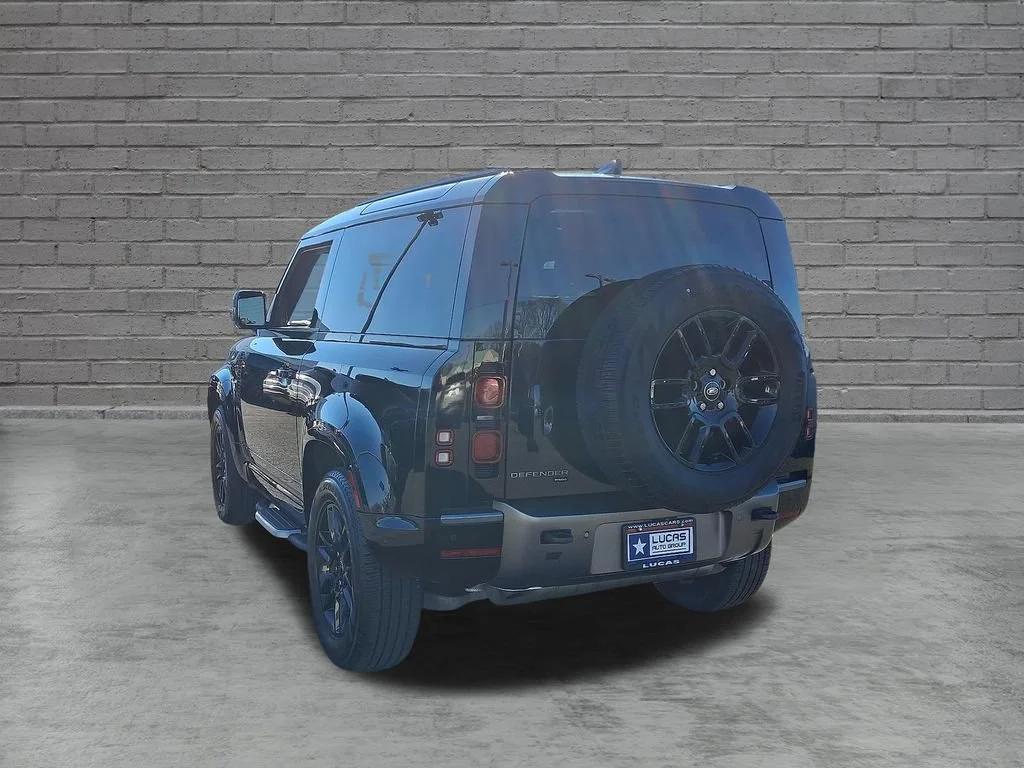 Used 2022  Land Rover X-Dynamic S image 9
