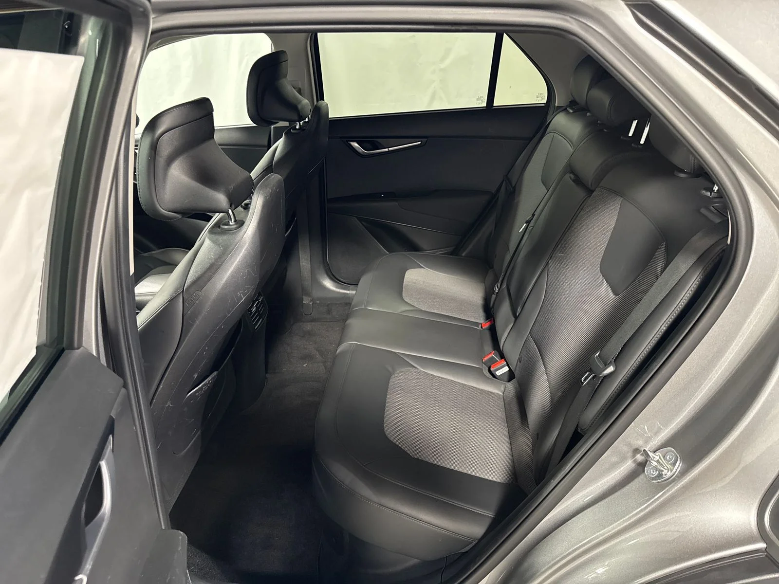 Used 2023 Gray Kia EX image 5