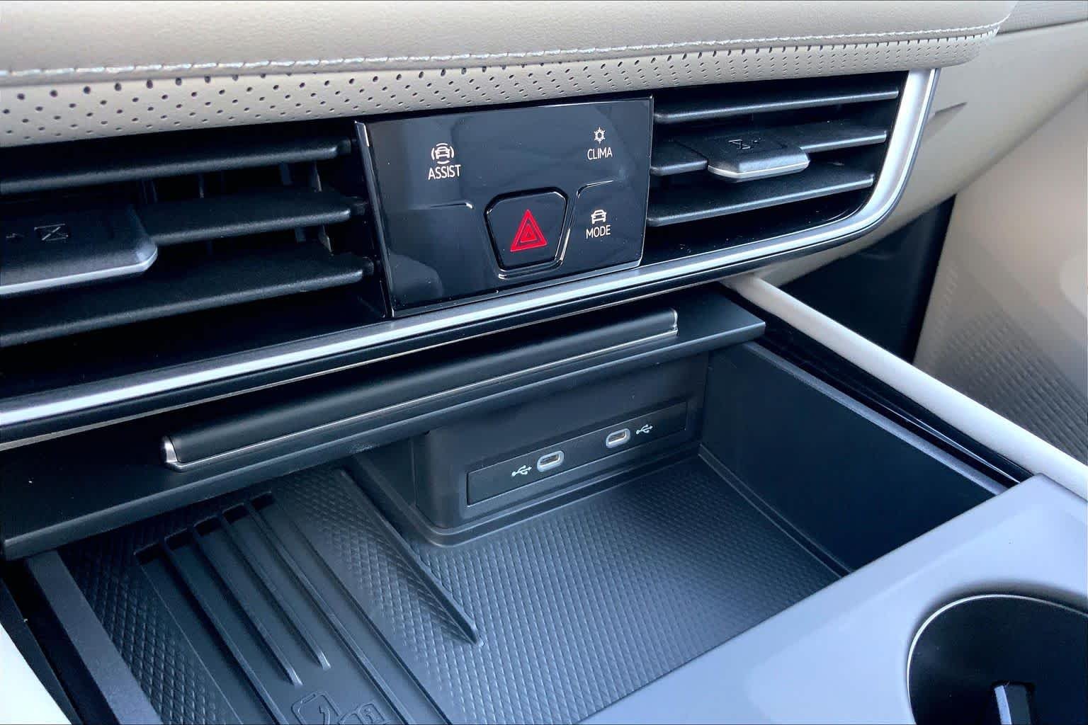 New 2026 Deep Black Pearl Volkswagen 2.0T SE image 19