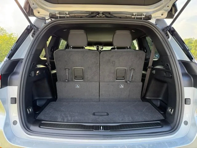 New 2026 Silver Zynith Exterior Paint Jeep Laredo image 29