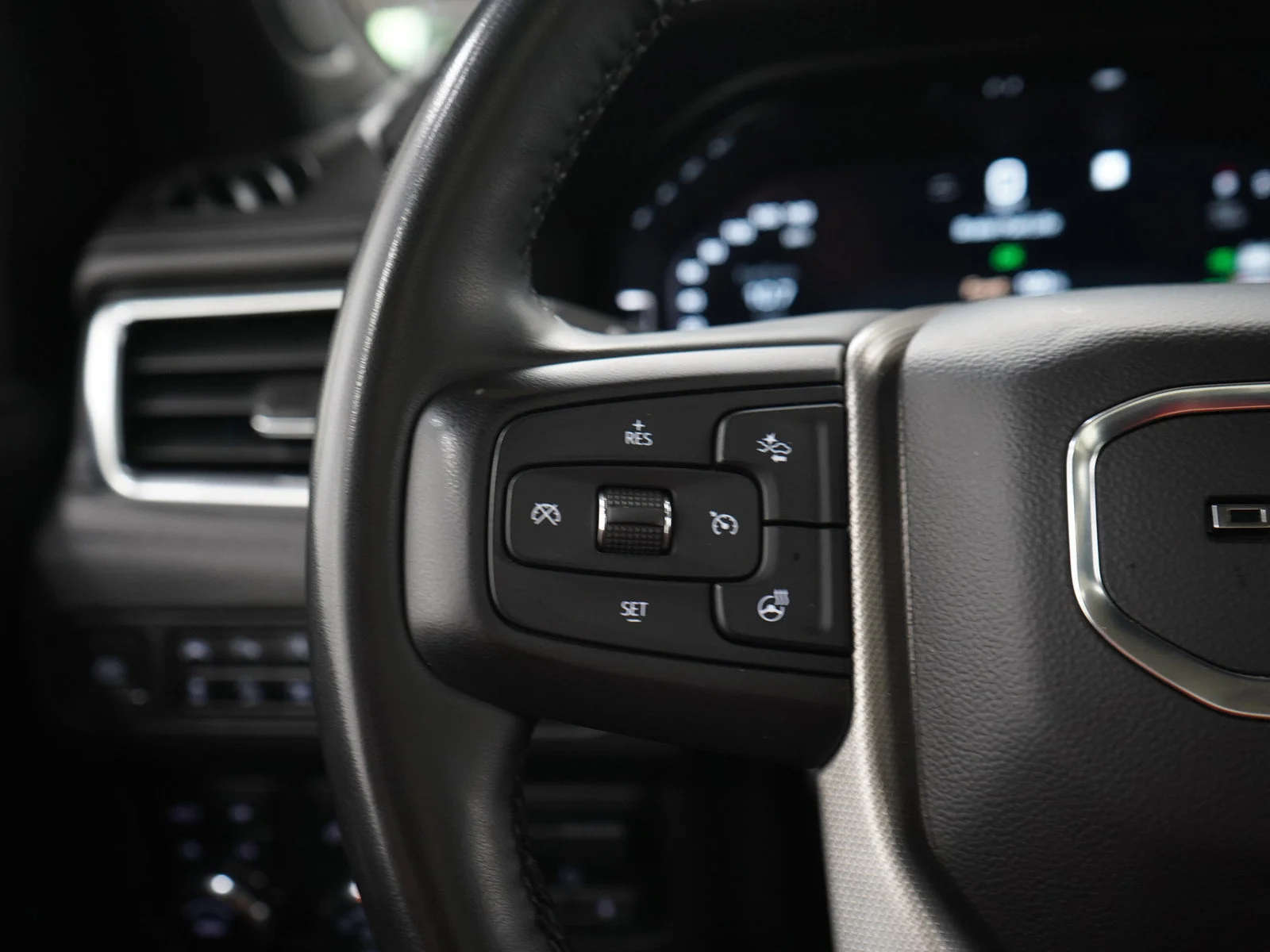 Used 2023 Onyx Black GMC Denali image 27
