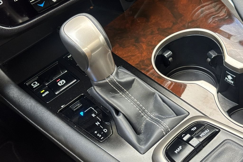 Used 2019 White Lexus 350 image 27