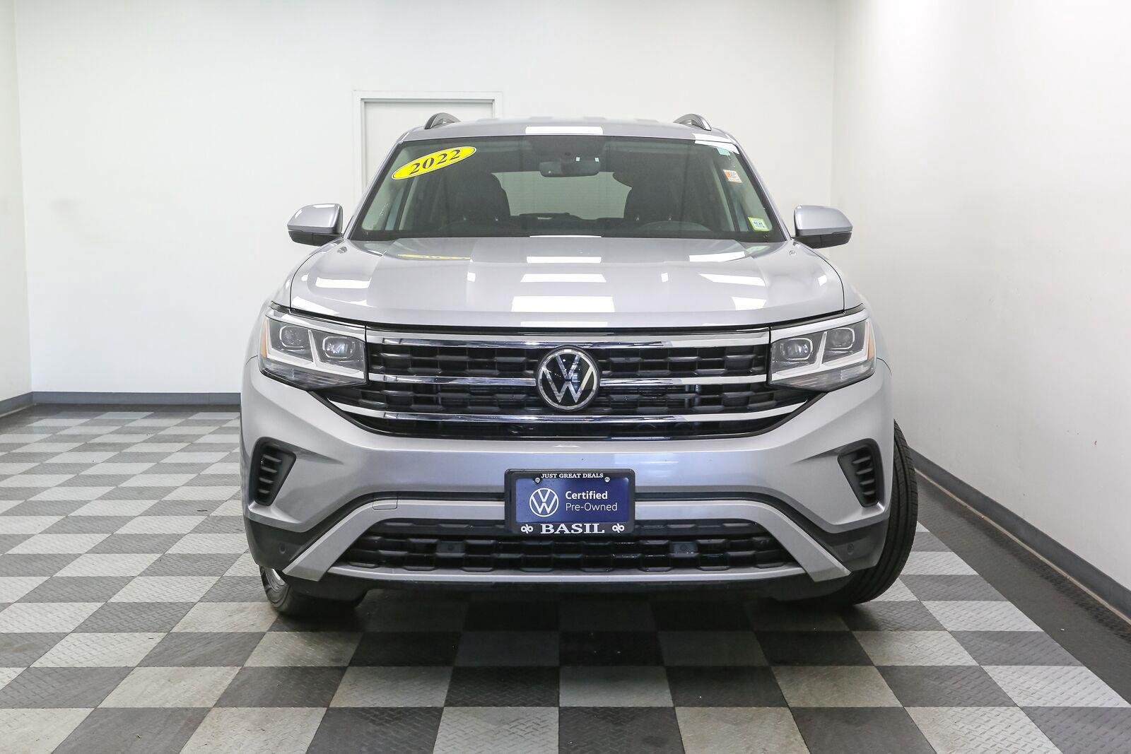Used 2022 Pyrite Silver Metallic Volkswagen 3.6L V6 SE w/Technology image 4