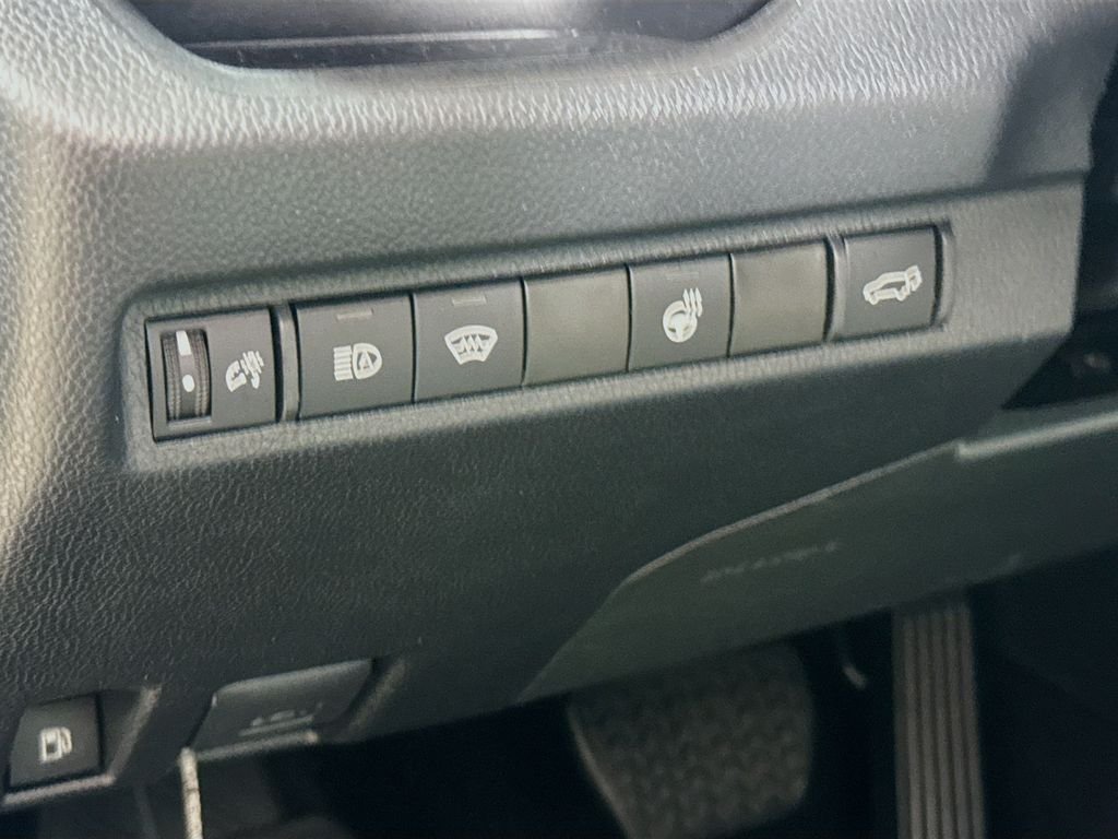 Used 2024 Wind Chill Pearl Toyota Hybrid XLE Premium image 11