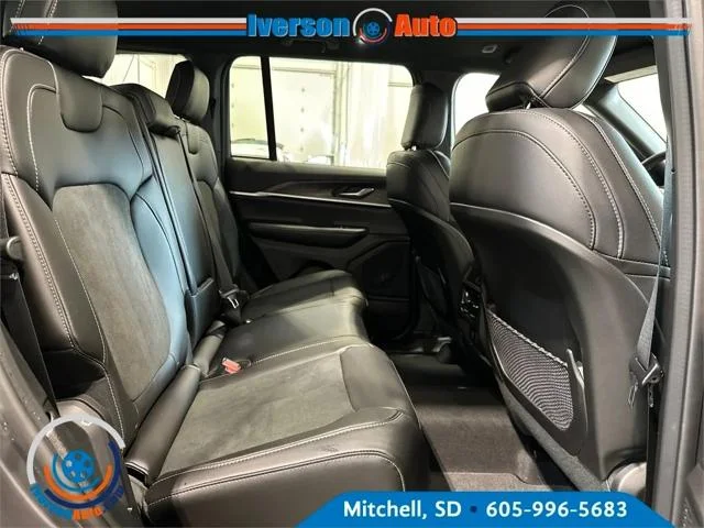 2026 Jeep Grand Cherokee Laredo - Photo 29