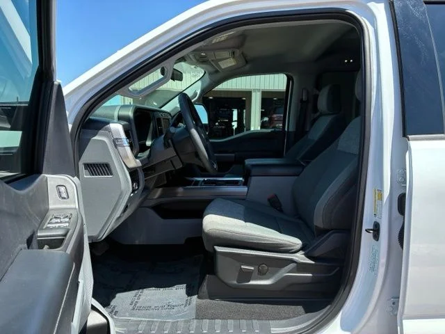 Used 2024 Oxford White Ford XLT image 7