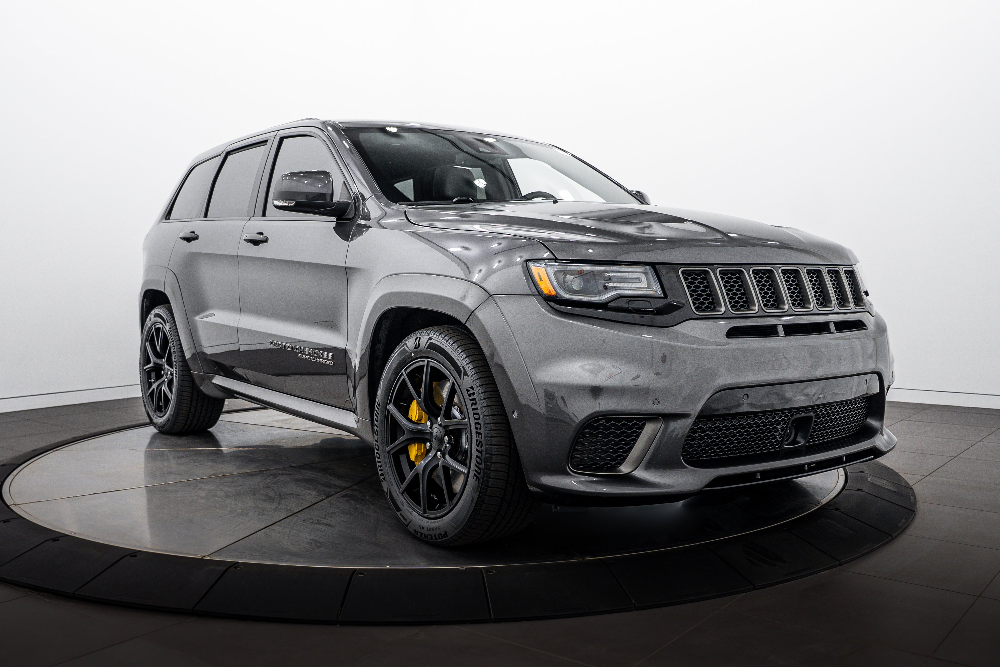 Used 2018 Granite Crystal Metallic Clearcoat Jeep Trackhawk image 2