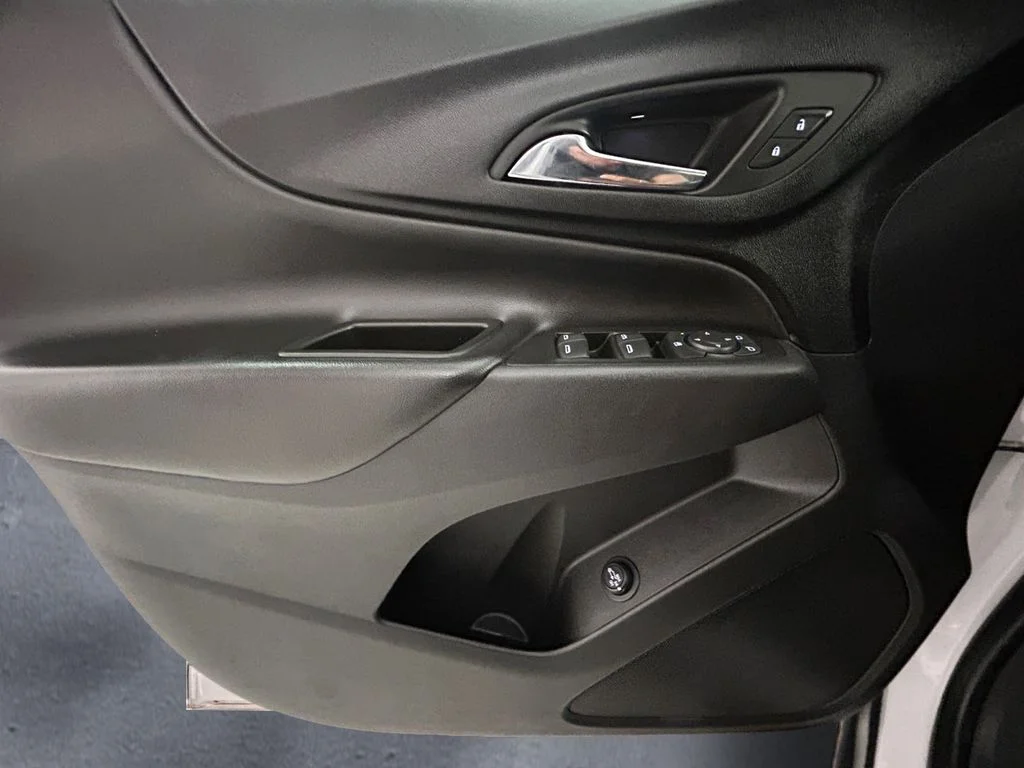 Used 2022 White Chevrolet LT image 12
