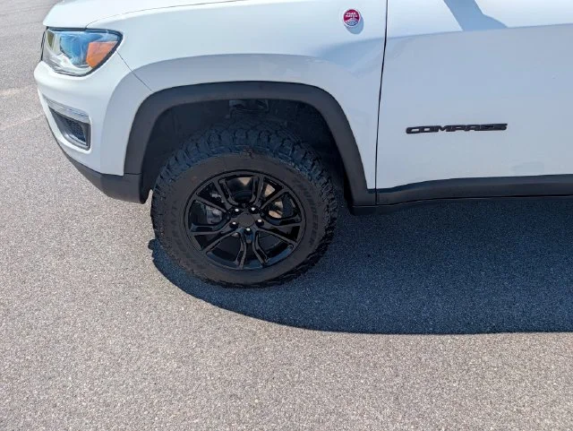 Used 2021 White Jeep Trailhawk image 27