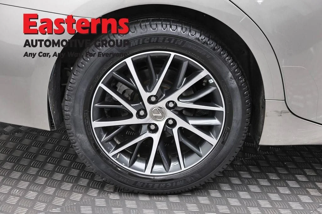 Used 2016 Silver Lexus 350 image 33