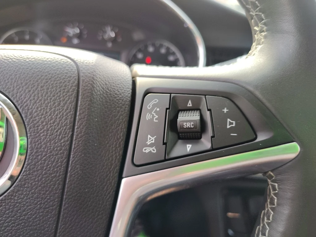 Used 2021 Summit White Buick Preferred image 14