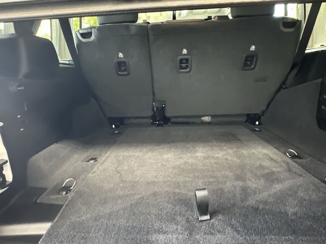 Used 2026 Bright White Clearcoat Jeep Rubicon image 25
