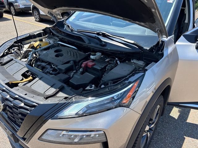 Certified Used 2021 Brilliant Silver / Black Nissan SL image 17