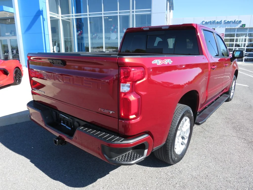 Used 2022 Red Chevrolet RST image 7