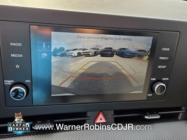 Used 2025 White Kia LX image 21