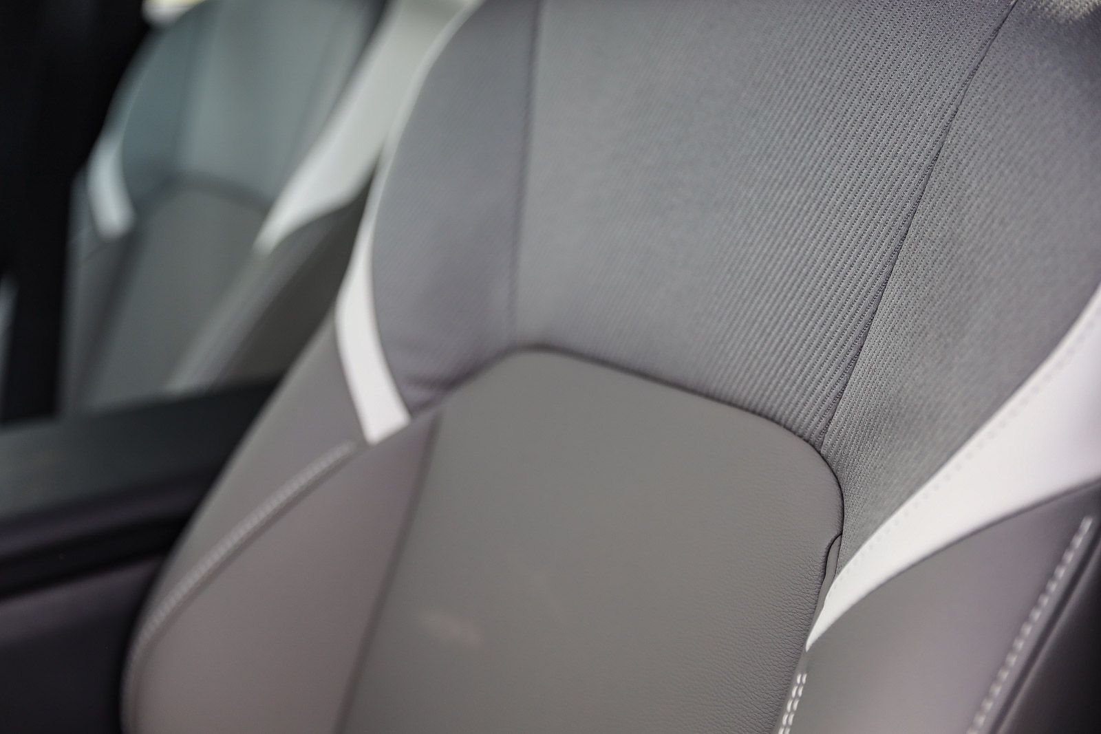 2026 Toyota Camry SE - Photo 24