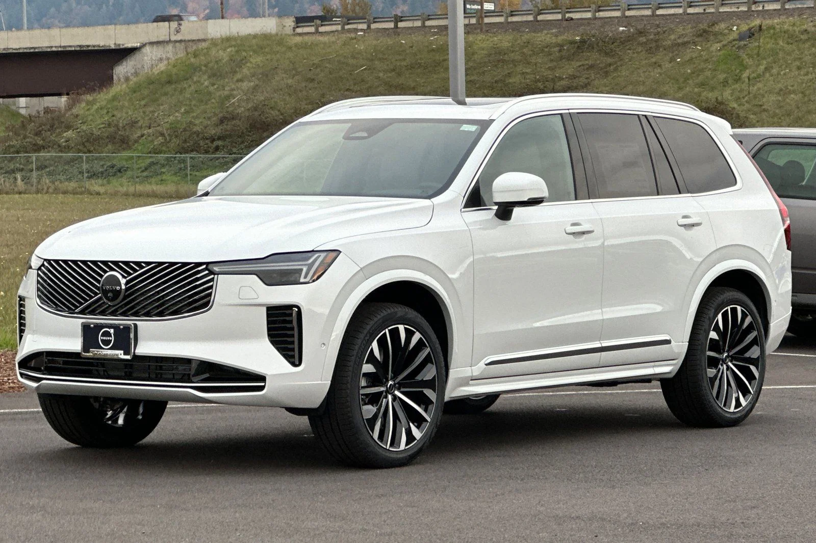 2026 Volvo XC90 Plus - Photo 7