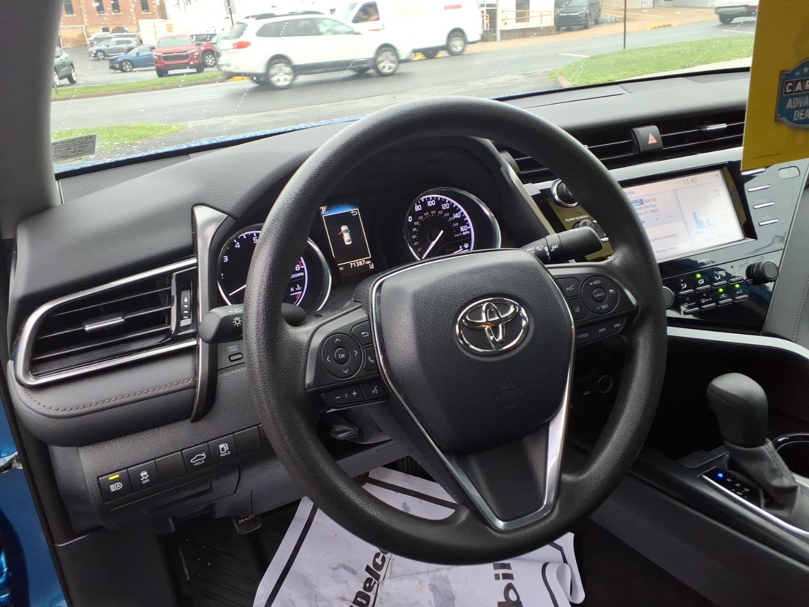 2020 Toyota Camry LE - Photo 11