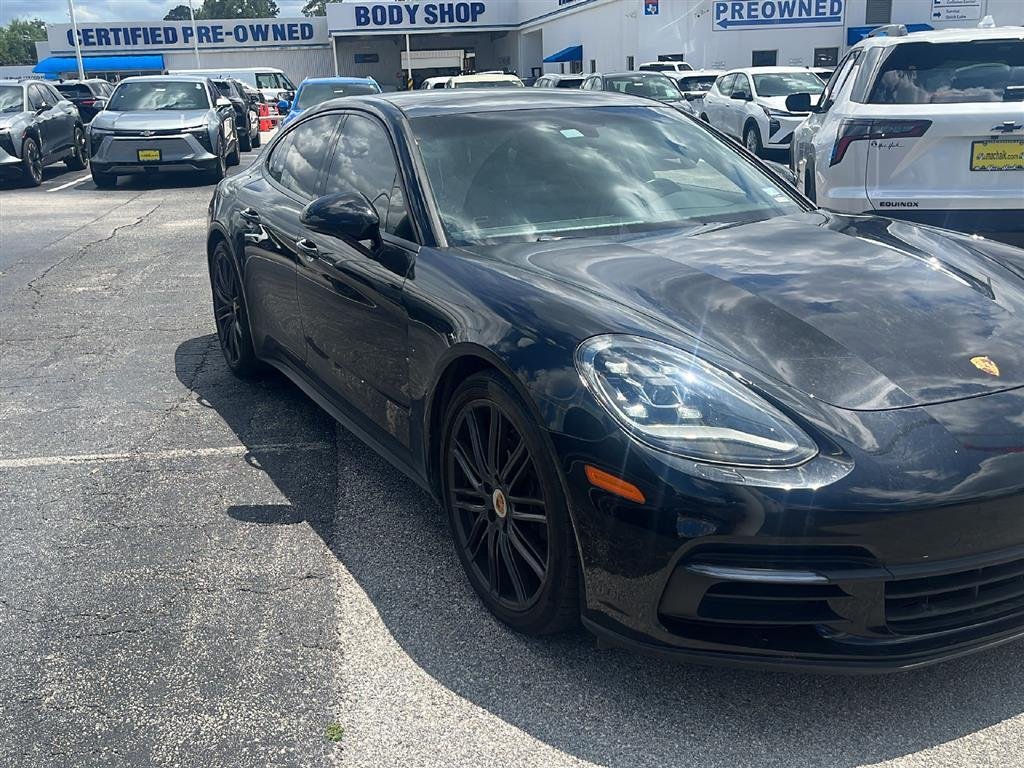 2018 Porsche Panamera 4's photo