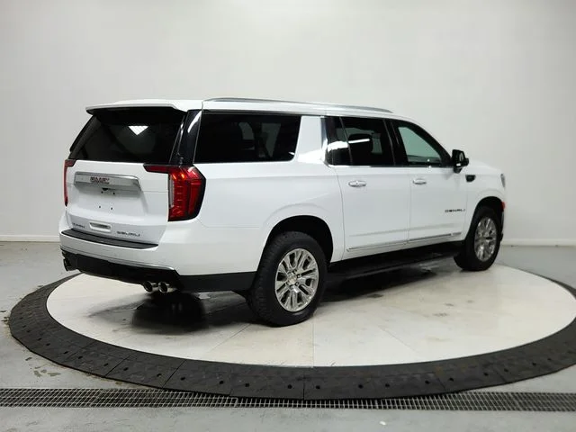 Used 2024 White GMC Denali image 8